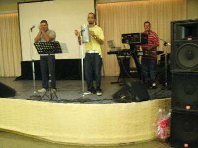20110228023728-musica-en-vivo-foto-16.jpg